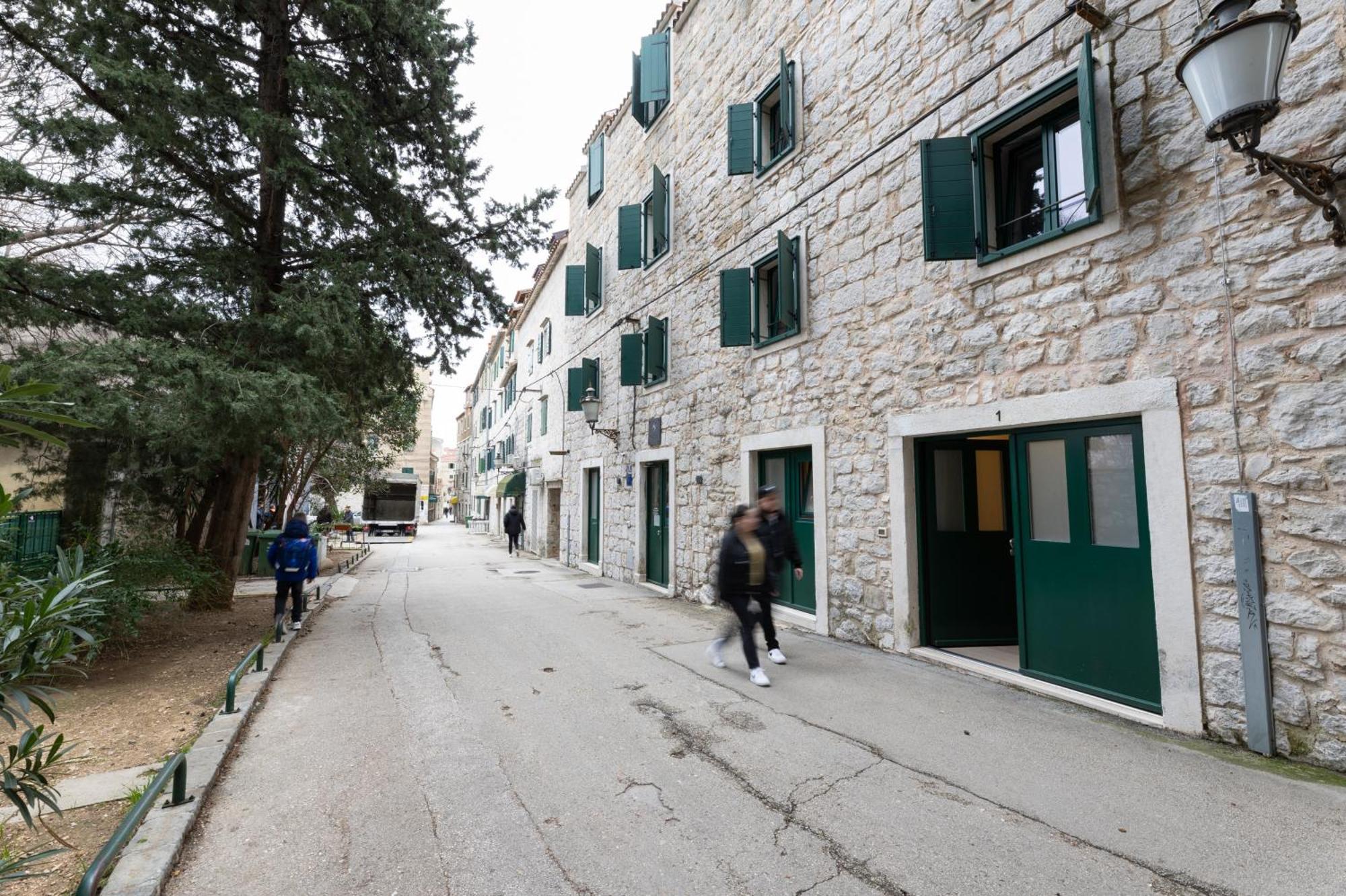Korta Apartament *